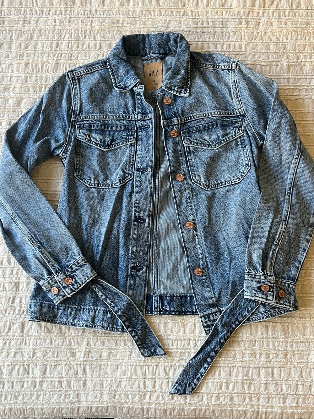 GAP XS Women's Light Blue Denim Jacket with Waist Tie Belt